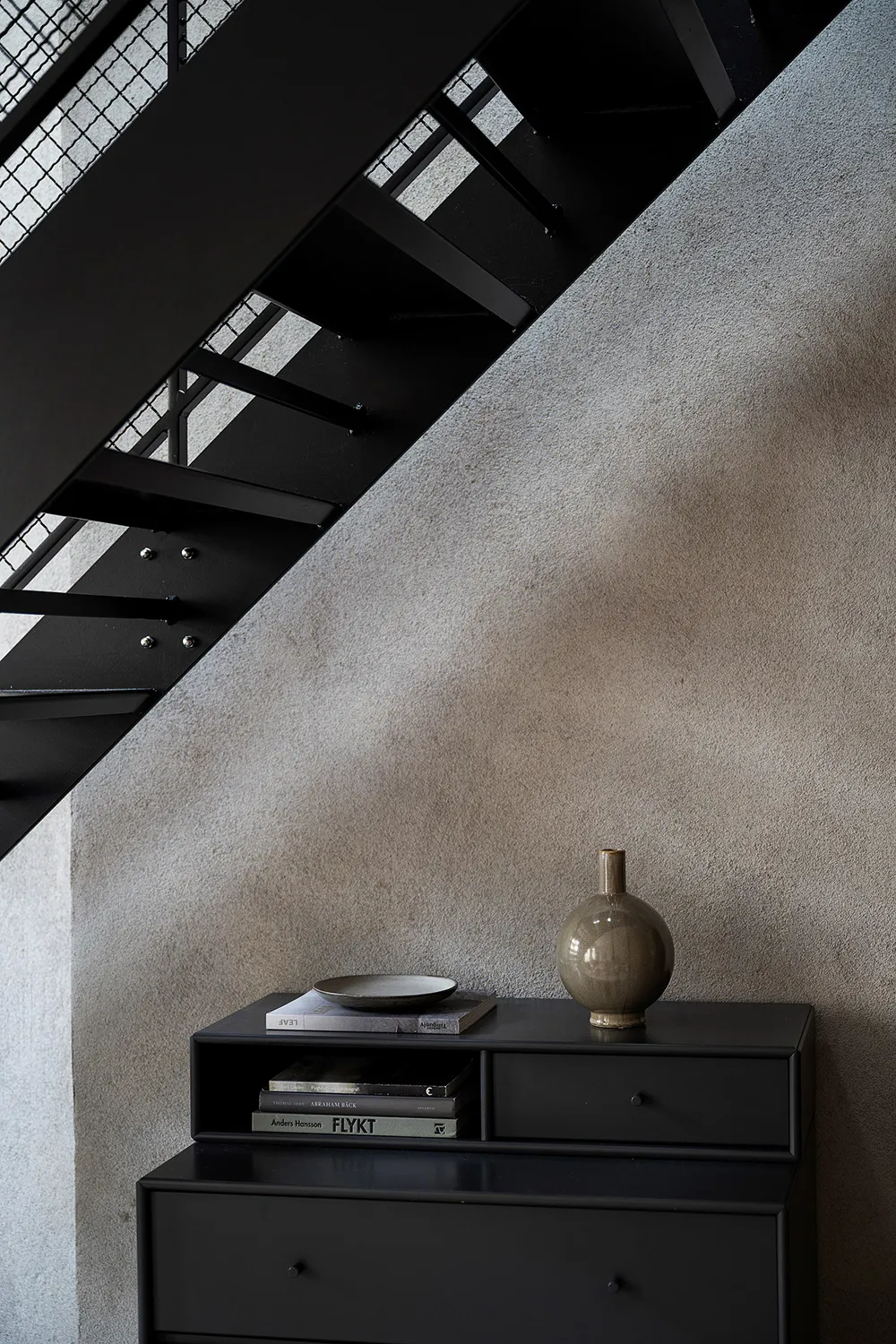 Стильный небольшой скандинавский лофт в два этажа (65 кв. м) - Gallery image 37