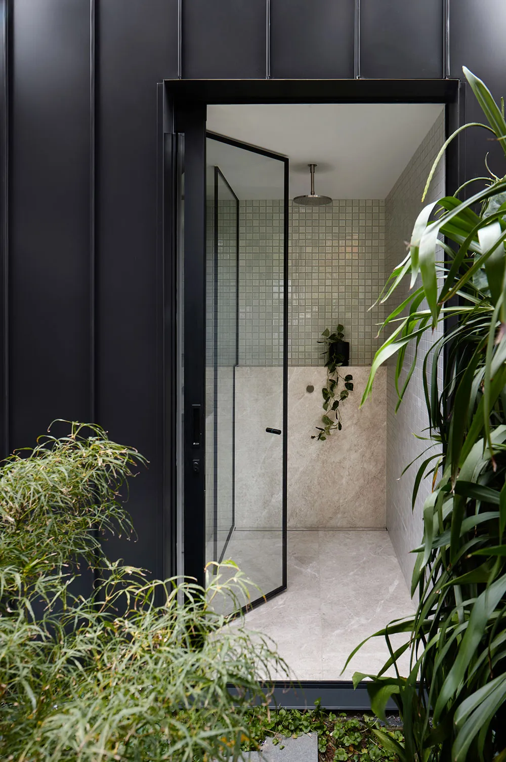 Diseño victoriano con tonos profundos y elegantes en Melbourne - Gallery image 27