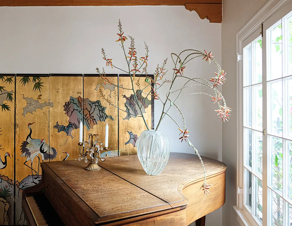 Eastern Motifs and Music: A Historic House in California - Gallery image 2