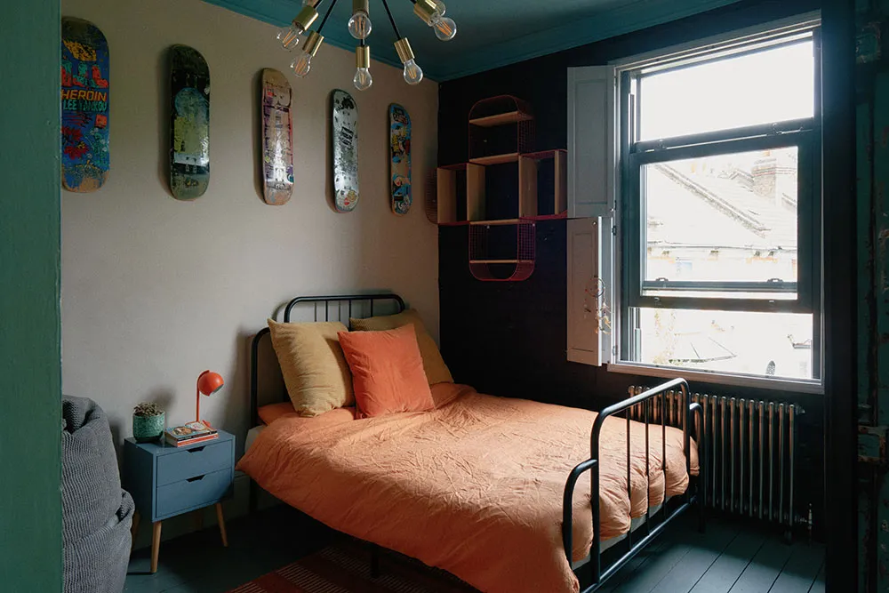 Exceso de colores atrevidos en el diseño de una casa victoriana en Londres - Gallery image 30