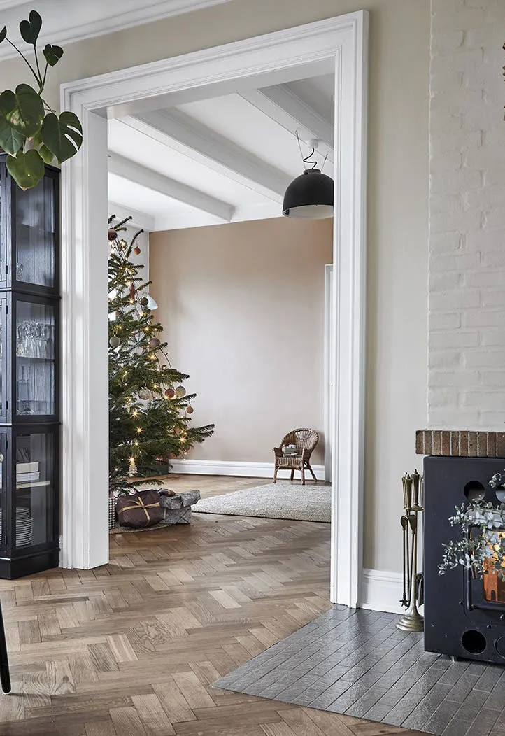 Intérieur de Noël élégant d'une belle villa historique au Danemark - 17