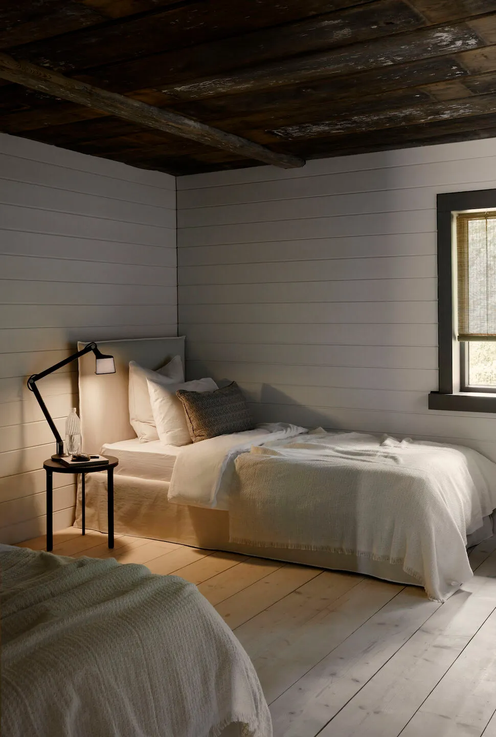 Stylowy design starego rybackiego domu w Łotwie od Vipp - Gallery image 13