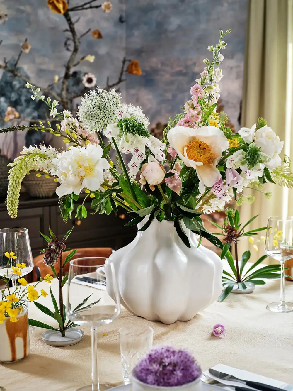Traditionelle schwedische Ferienvilla mit mutigen Farben in den Innenräumen - 5