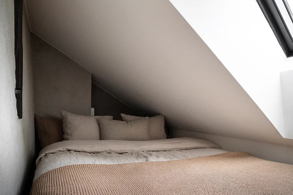 Стильный небольшой скандинавский лофт в два этажа (65 кв. м) - Gallery image 25