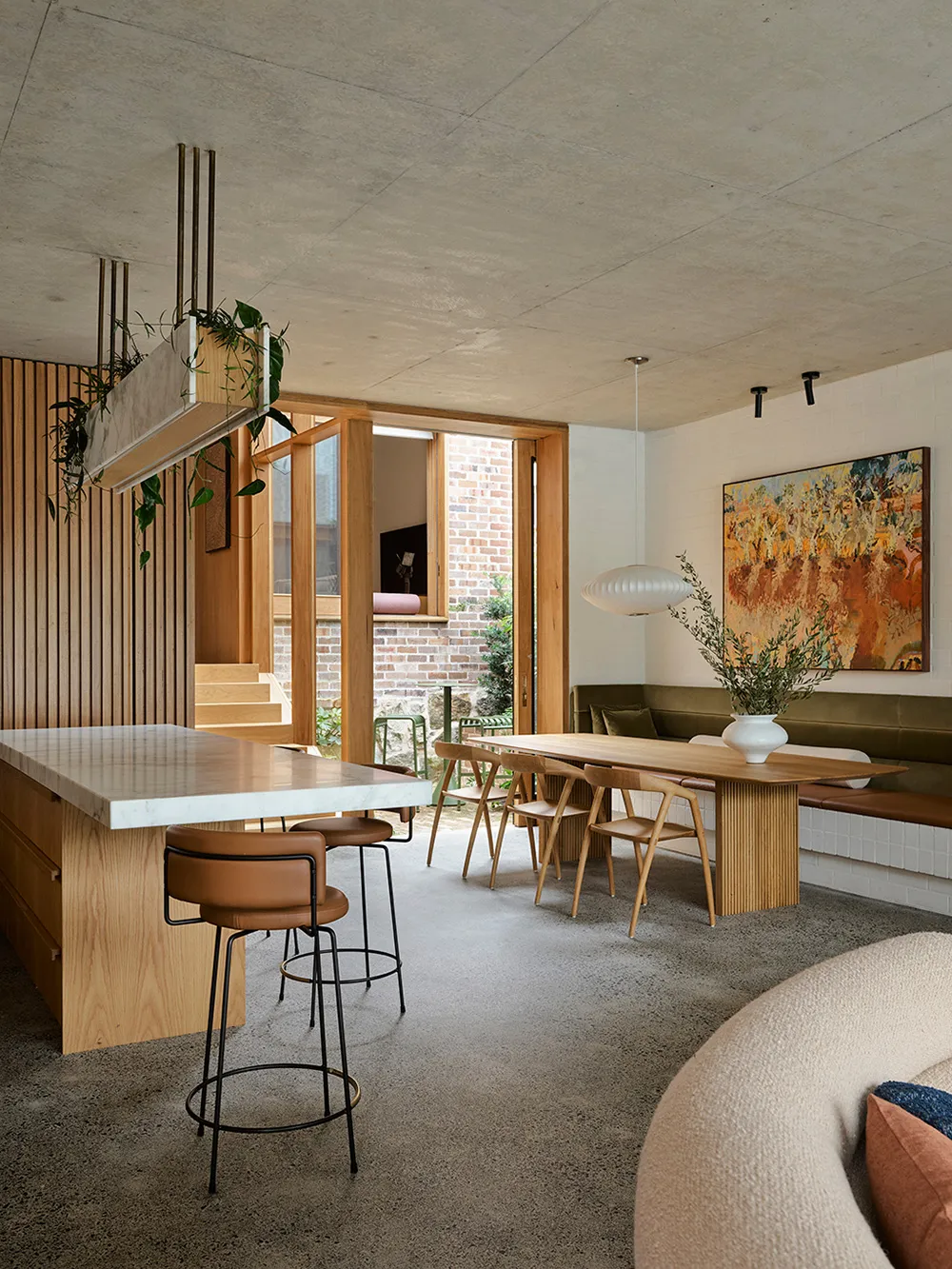 Дерево, бетон и модный декор: современная реконструкция старого бунгало в Сиднее - Gallery image 3