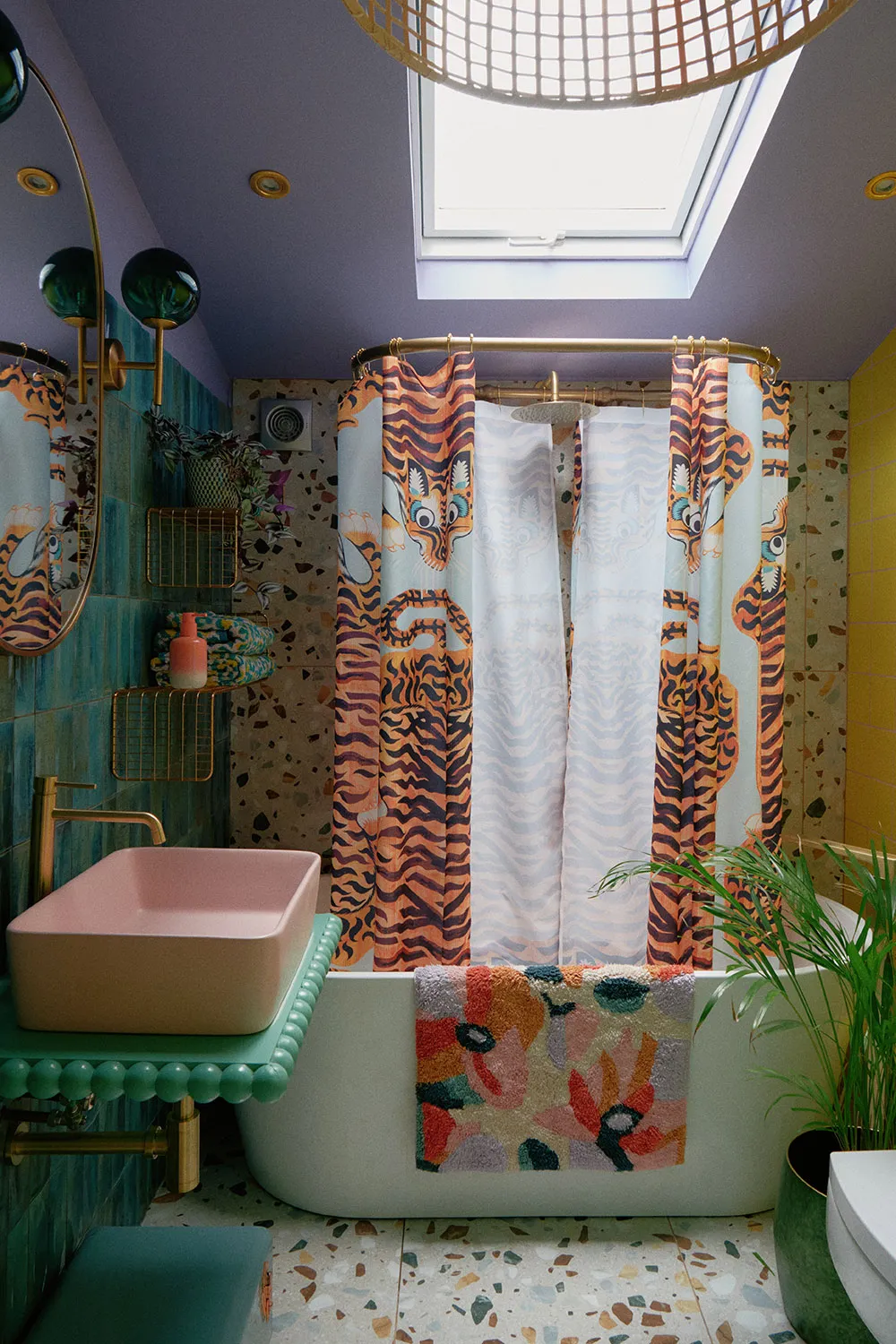 Exceso de colores atrevidos en el diseño de una casa victoriana en Londres - Gallery image 31