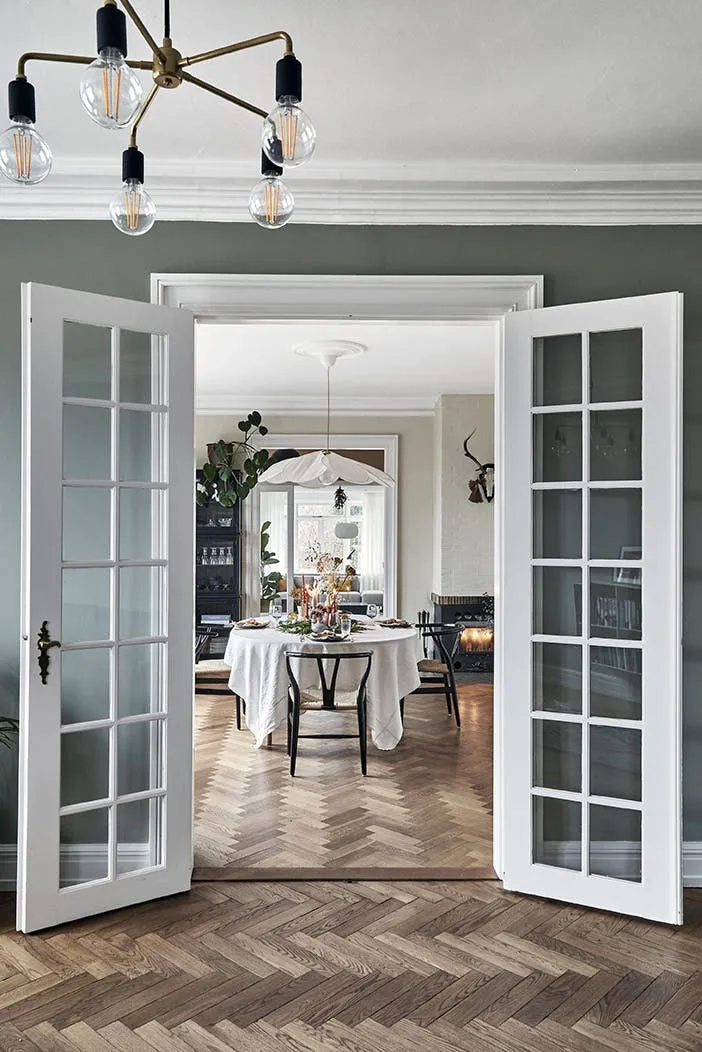 Intérieur de Noël élégant d'une belle villa historique au Danemark - 2