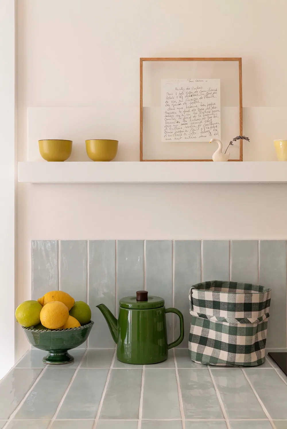 Світлий середземноморський інтер'єр у Франції з ніжними деталями - Gallery image 7