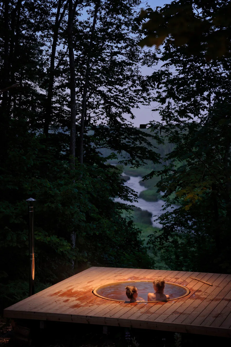 Stylowy design starego rybackiego domu w Łotwie od Vipp - Gallery image 21