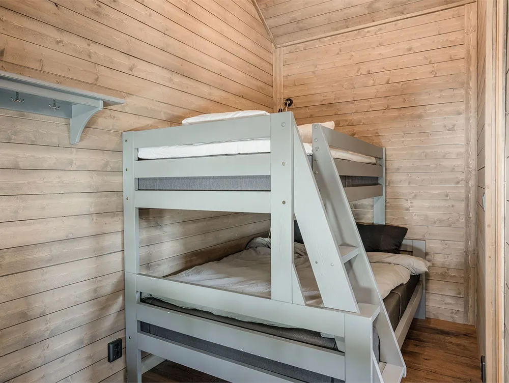 Petit chalet scandinave avec cheminée et mansarde (90 m²) - Gallery image 12