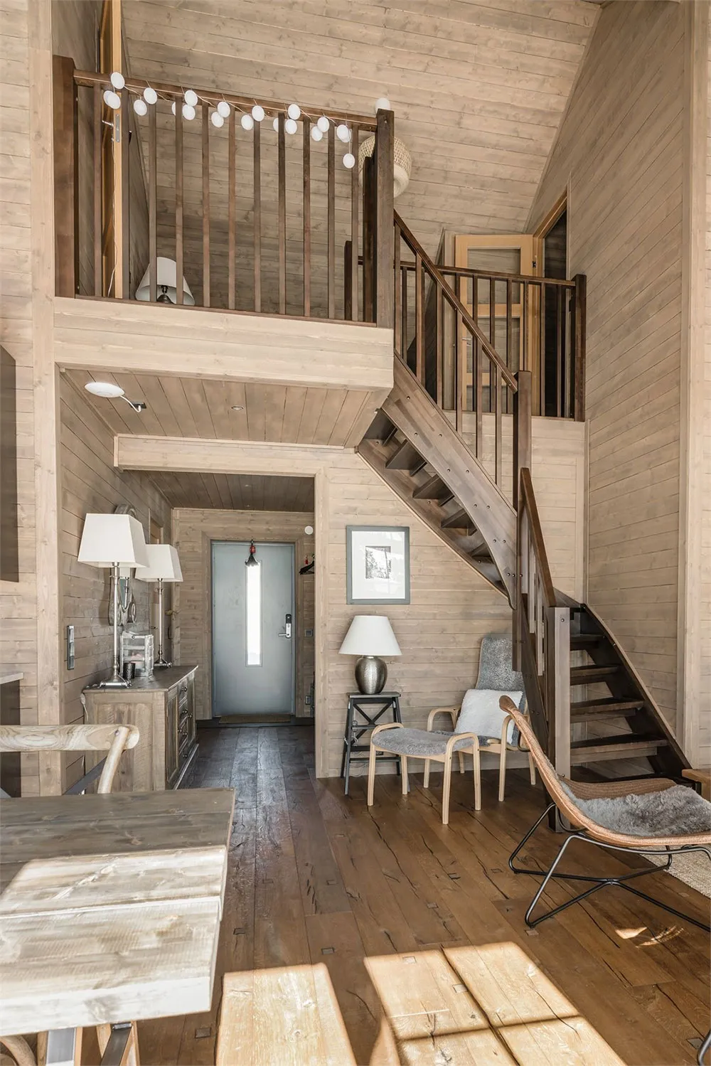 Petit chalet scandinave avec cheminée et mansarde (90 m²) - Gallery image 7