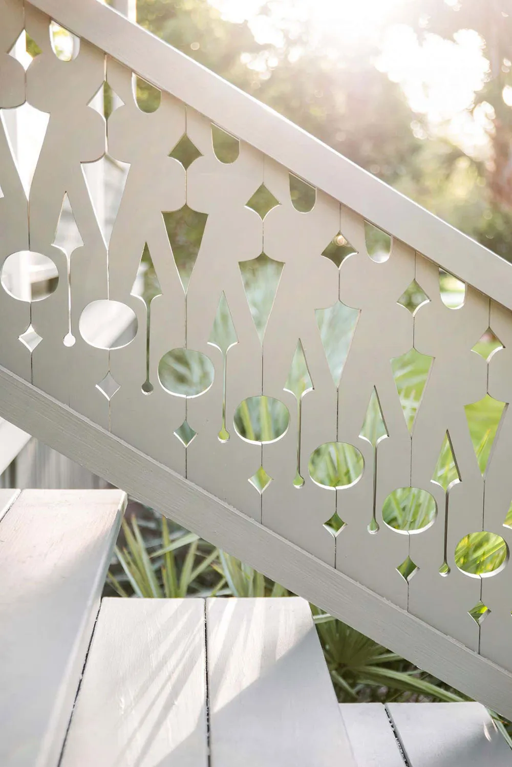 Tropical Spirit in a 19th Century Home Interior in South Carolina - Gallery image 3