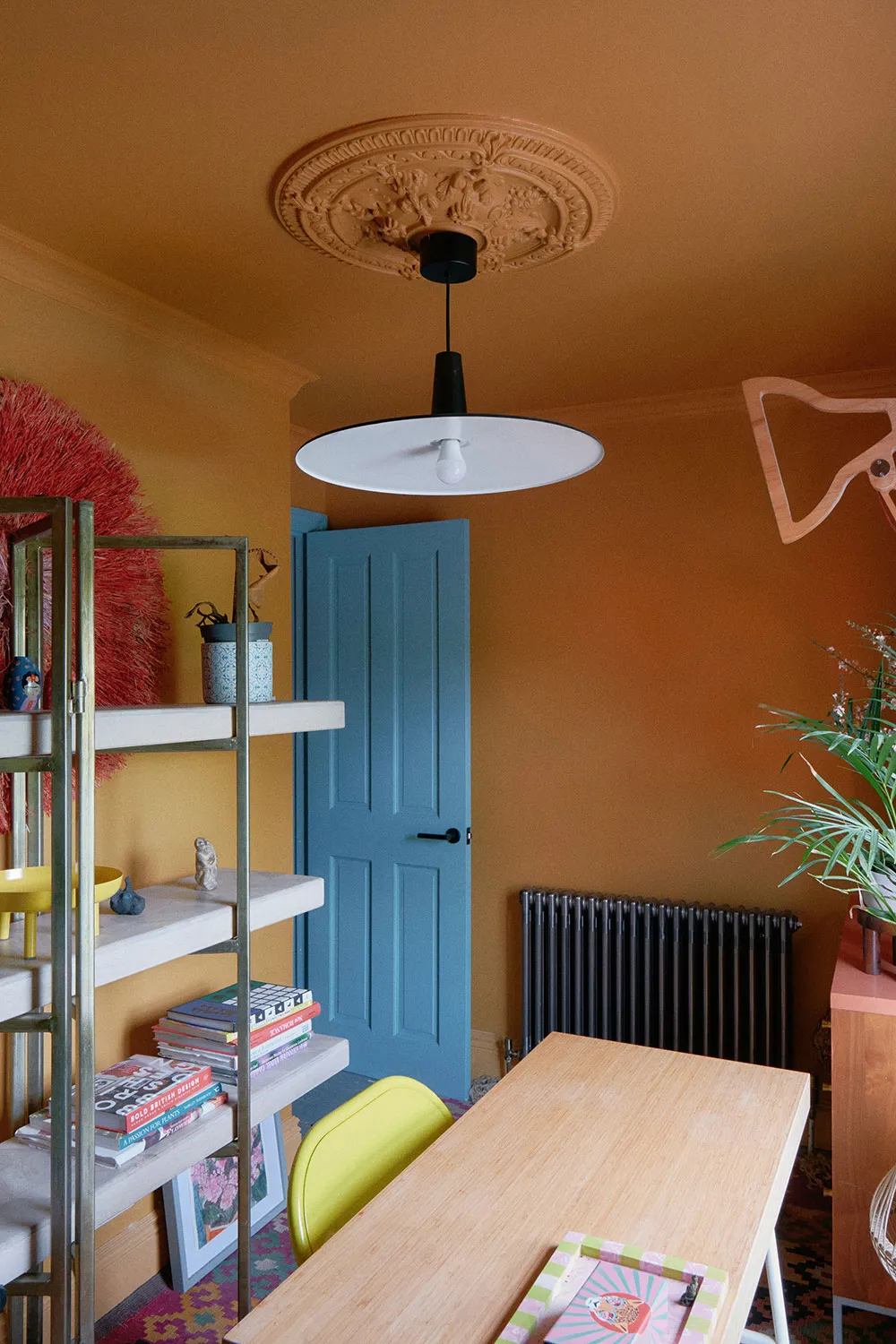 Exceso de colores atrevidos en el diseño de una casa victoriana en Londres - Gallery image 23