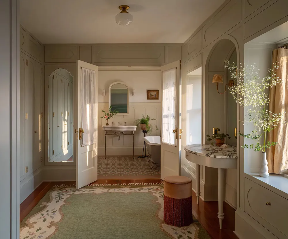 Нежные оттенки зелёного и серого в дизайне красивого дома в Портленде - Gallery image 10