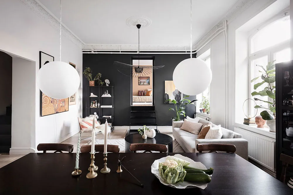 Необычное пространство и чёрные акценты: стильная квартира в Гётеборге - Gallery image 8