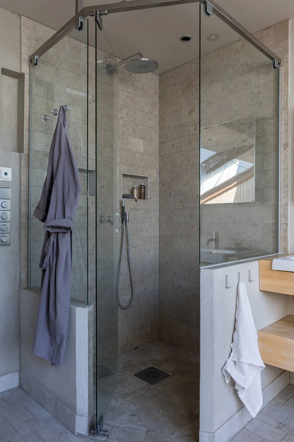 Elegant Modern Design of Swedish Loft - Gallery image 23