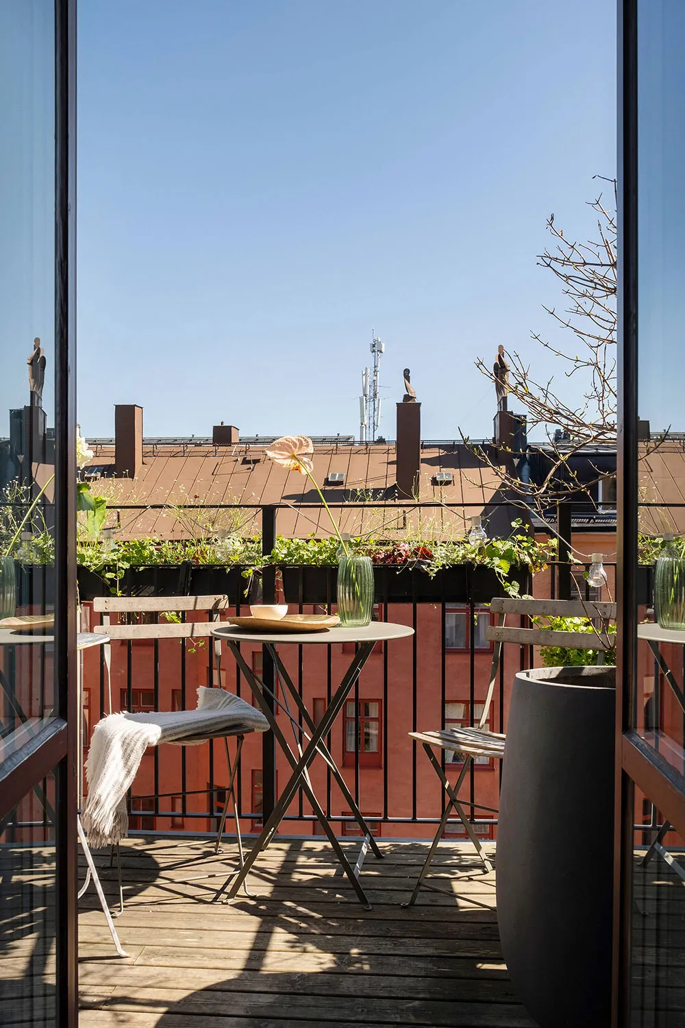 Ciepły i elegancki интерьер przestronnego mieszkania w Sztokholmie - Gallery image 22