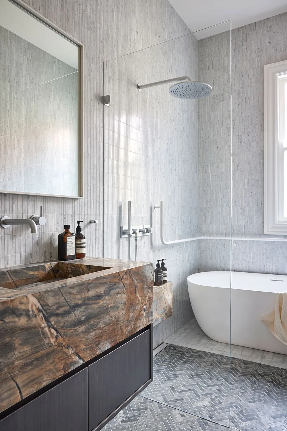 New Light Interiors of a 1905 Brick House in Sydney - Gallery image 13