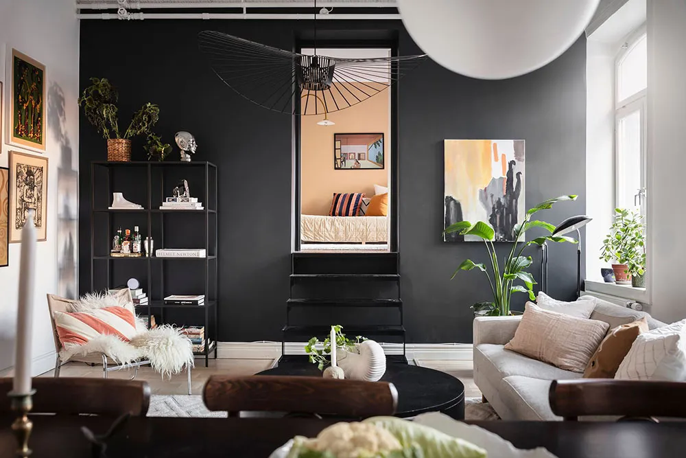 Необычное пространство и чёрные акценты: стильная квартира в Гётеборге - Gallery image 11