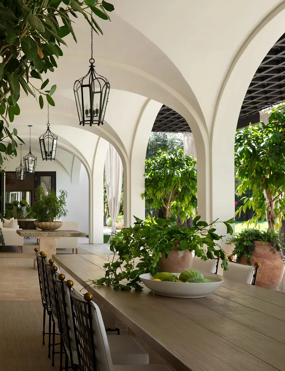 ロサンゼルスにある有名女優の豪華なスペイン風ヴィラの内装 - Gallery image 11