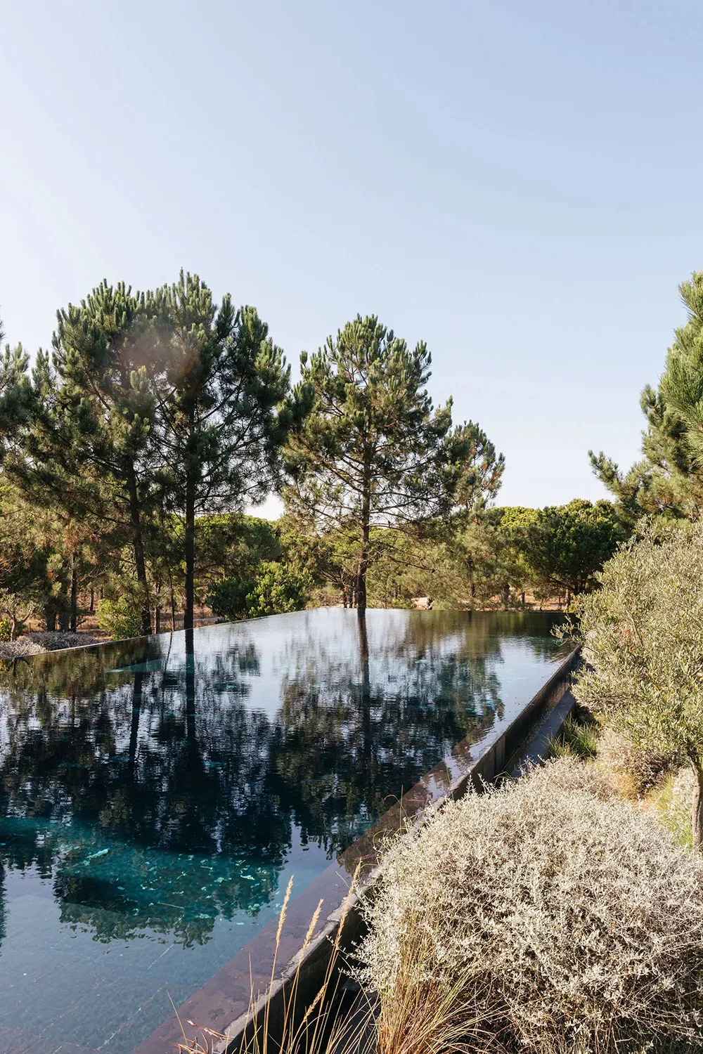 Design élégant à partir de matériaux recyclés : maison au Portugal - Gallery image 16