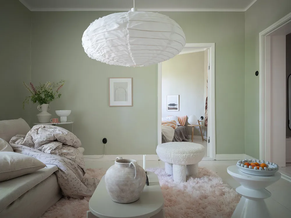 Minimalisme menthe dans le design d'une petite appartement suédois (52 m²) - Gallery image 1