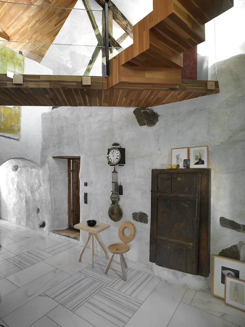 Modernes Bergwohnhaus auf dem Platz eines traditionellen Hüttenhauses in den italienischen Alpen - Gallery image 5