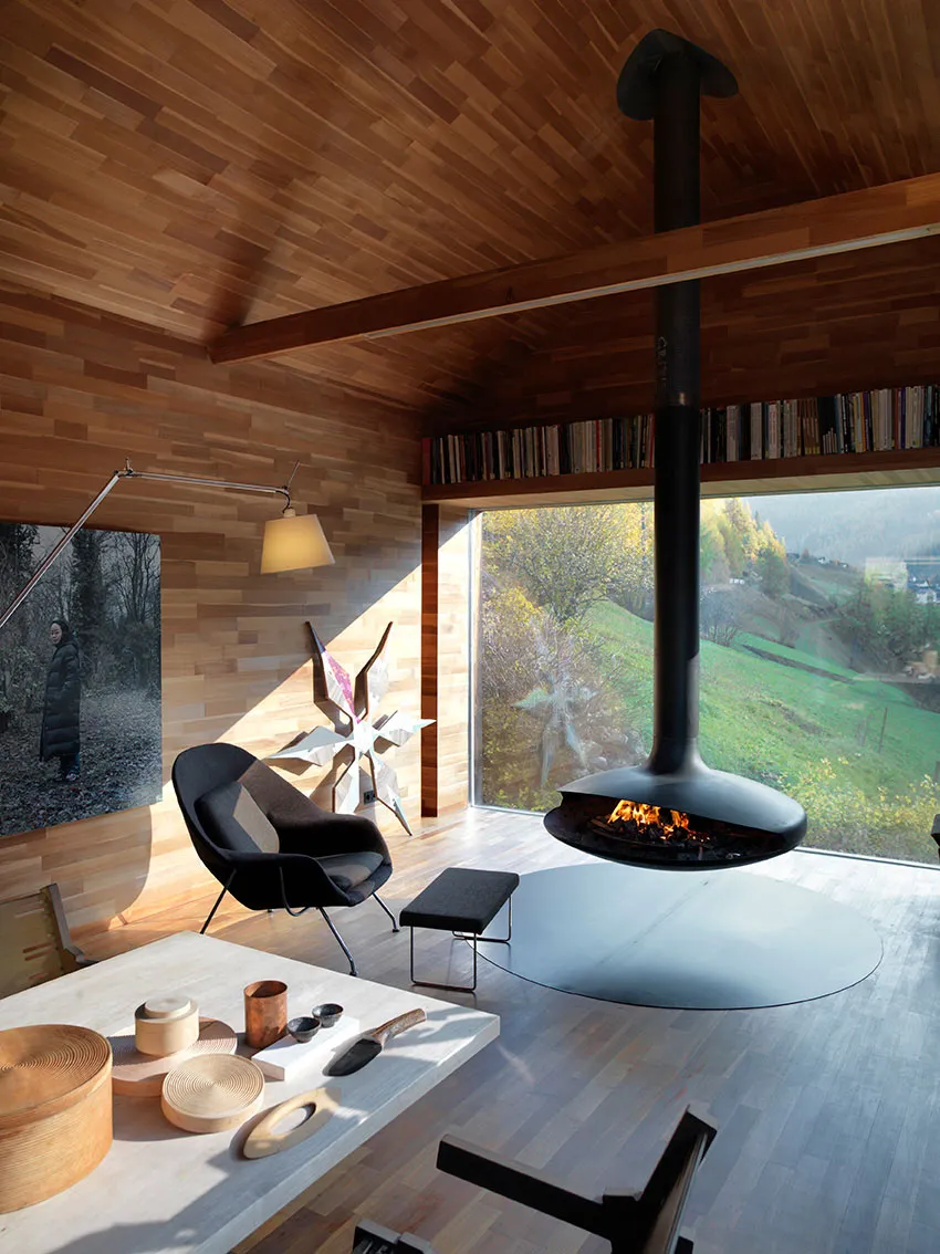 Modernes Bergwohnhaus auf dem Platz eines traditionellen Hüttenhauses in den italienischen Alpen - Gallery image 2