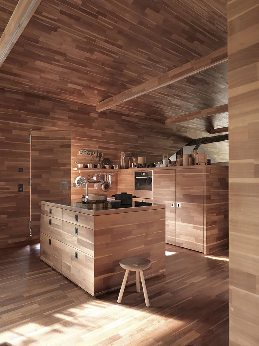 Modernes Bergwohnhaus auf dem Platz eines traditionellen Hüttenhauses in den italienischen Alpen - Gallery image 4