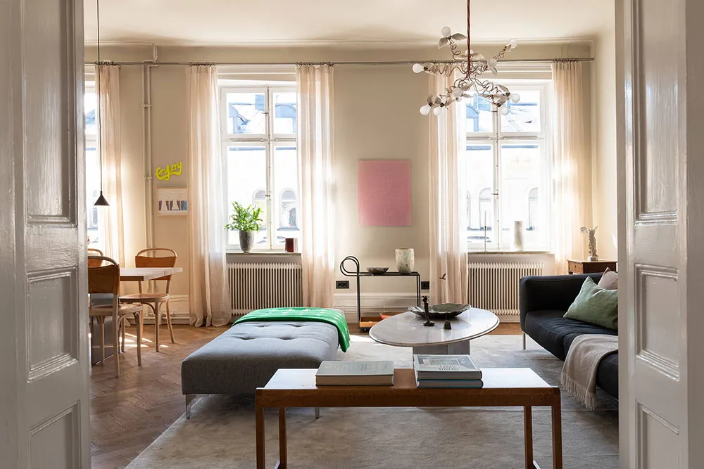 Ciepły i elegancki интерьер przestronnego mieszkania w Sztokholmie - Gallery image 4