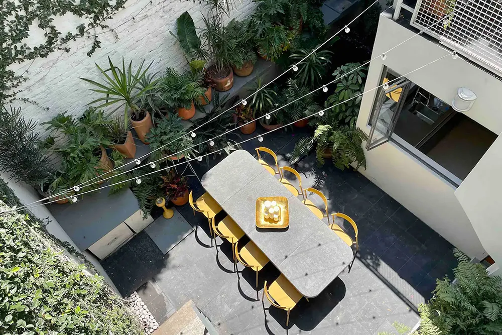 Deep Blue and Other Amazing Colors in the Design of a Historical House in Mexico - Gallery image 2