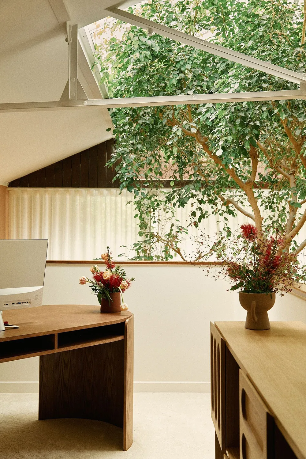 पेरिस में एक अद्भुत घर… जिसके अंदर एक जीवित पेड़ है! - Gallery image 16