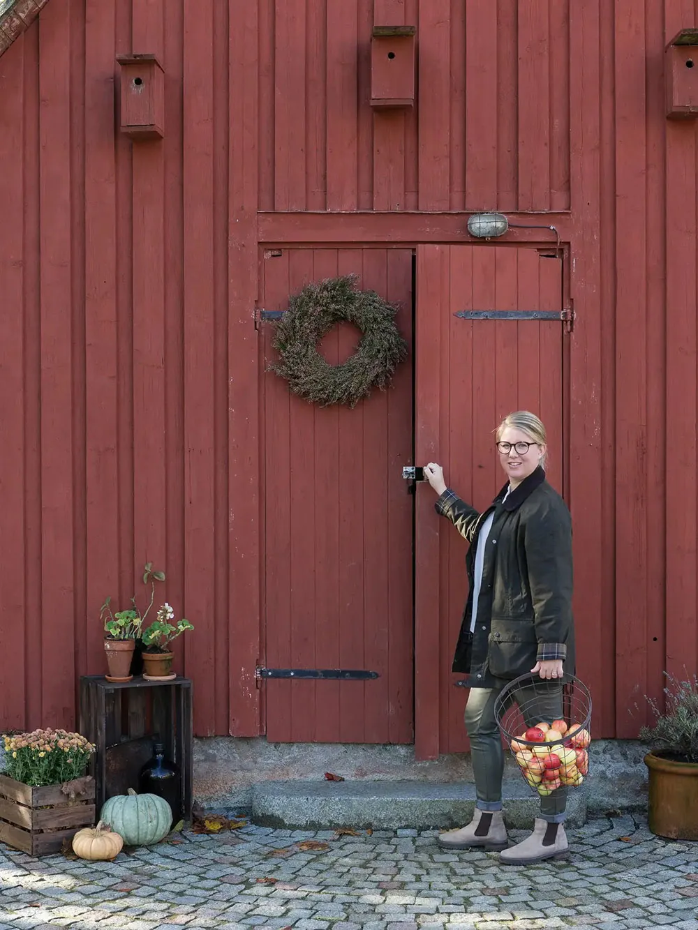 Uroczy dom w budynku szlakowej stacji w Szwecji - 15