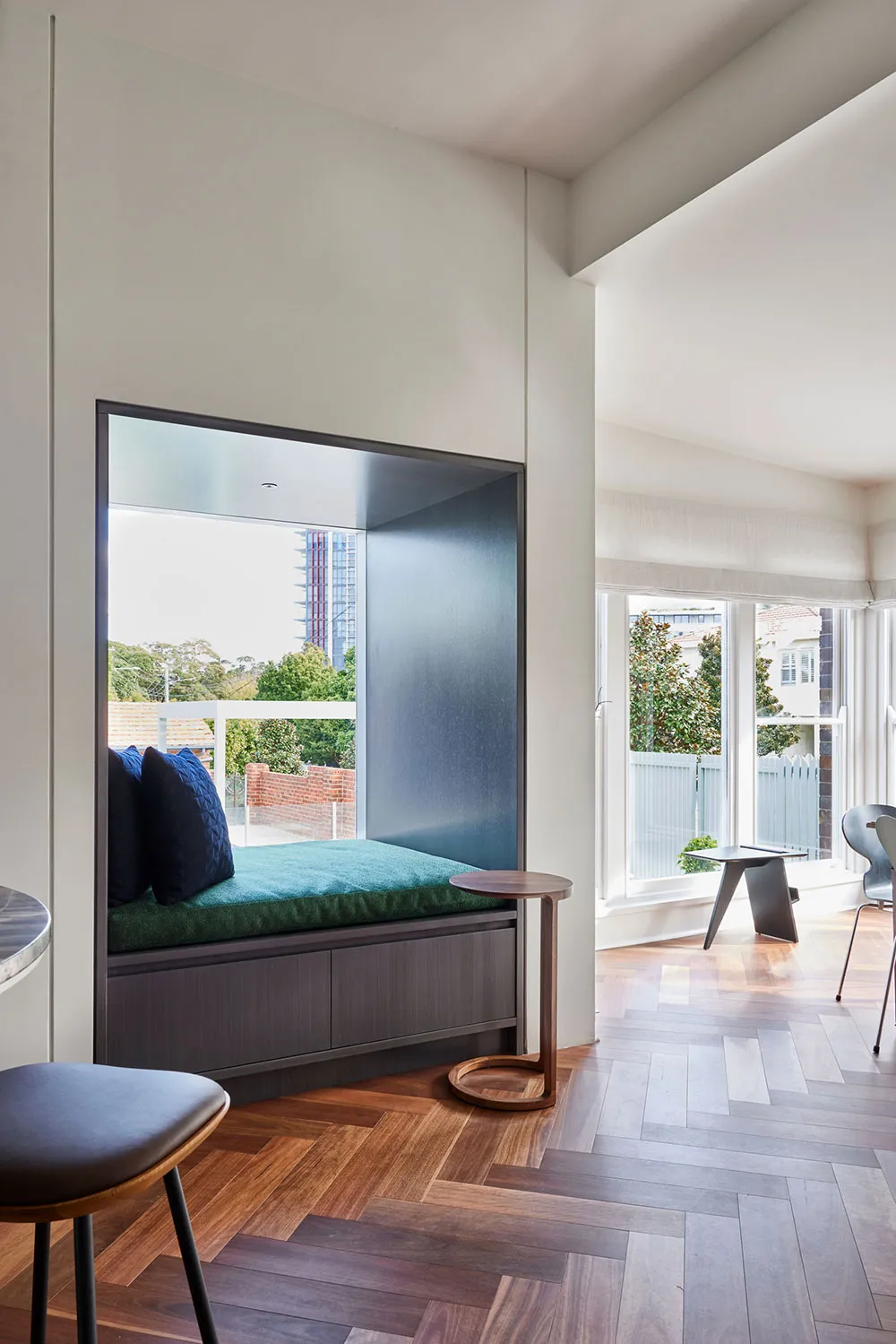 New Light Interiors of a 1905 Brick House in Sydney - Gallery image 9