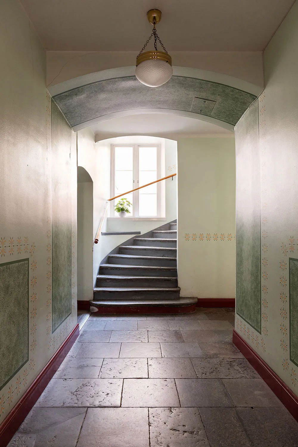 Mezcla de decoración vintage y moderna en el diseño de un apartamento sueco (71 m²) - Gallery image 36