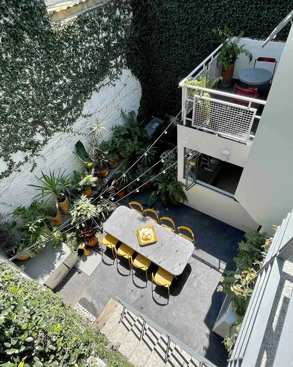 Deep Blue and Other Amazing Colors in the Design of a Historical House in Mexico - Gallery image 25