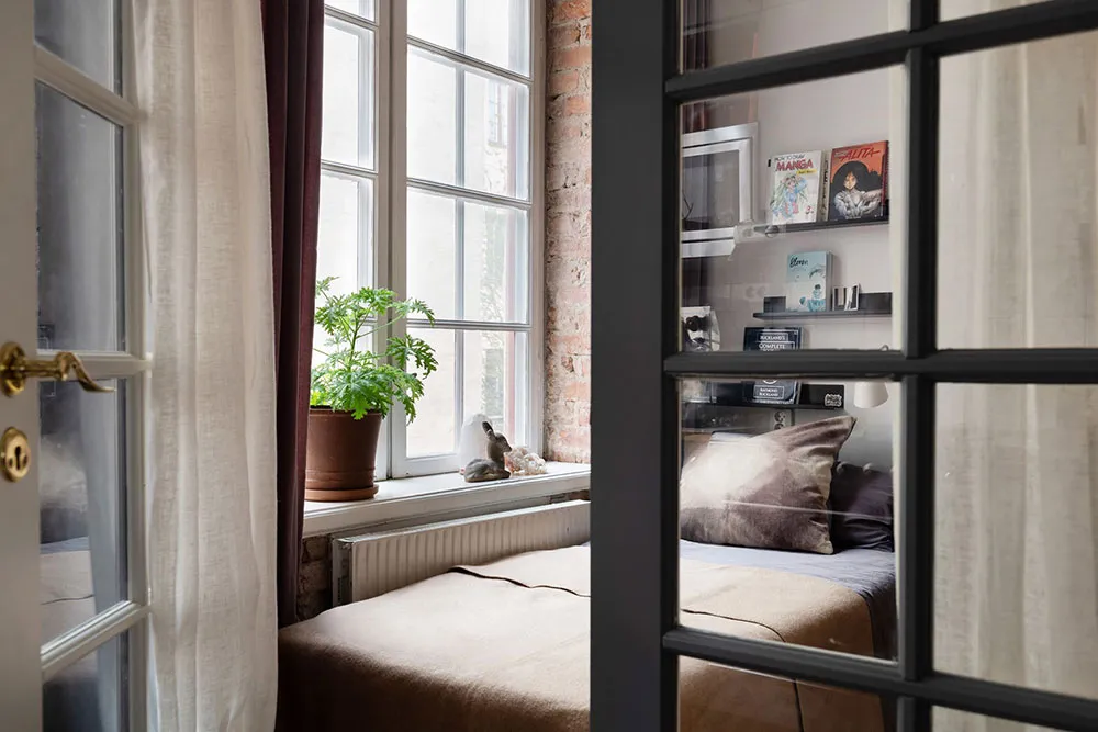 Mezcla de decoración vintage y moderna en el diseño de un apartamento sueco (71 m²) - Gallery image 24