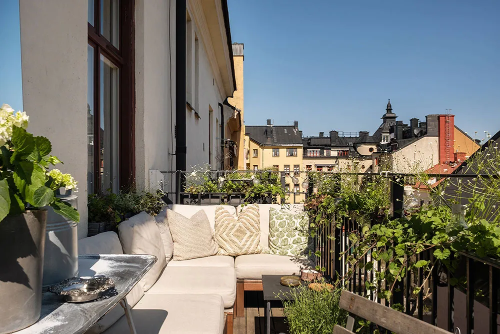 Ciepły i elegancki интерьер przestronnego mieszkania w Sztokholmie - Gallery image 23