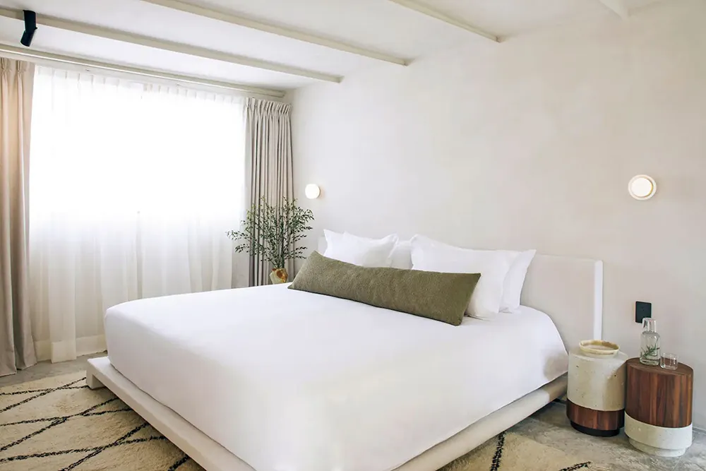 Deep Blue and Other Amazing Colors in the Design of a Historical House in Mexico - Gallery image 21