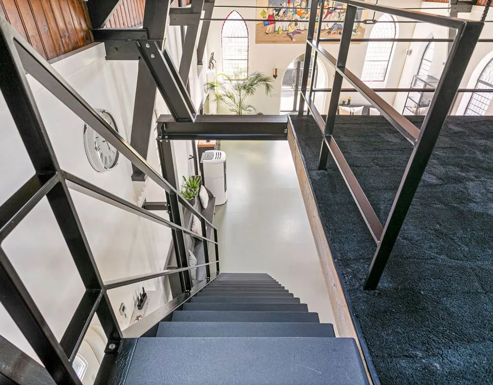 Estilo moderno loft en antigua iglesia bautista en Países Bajos - Gallery image 16