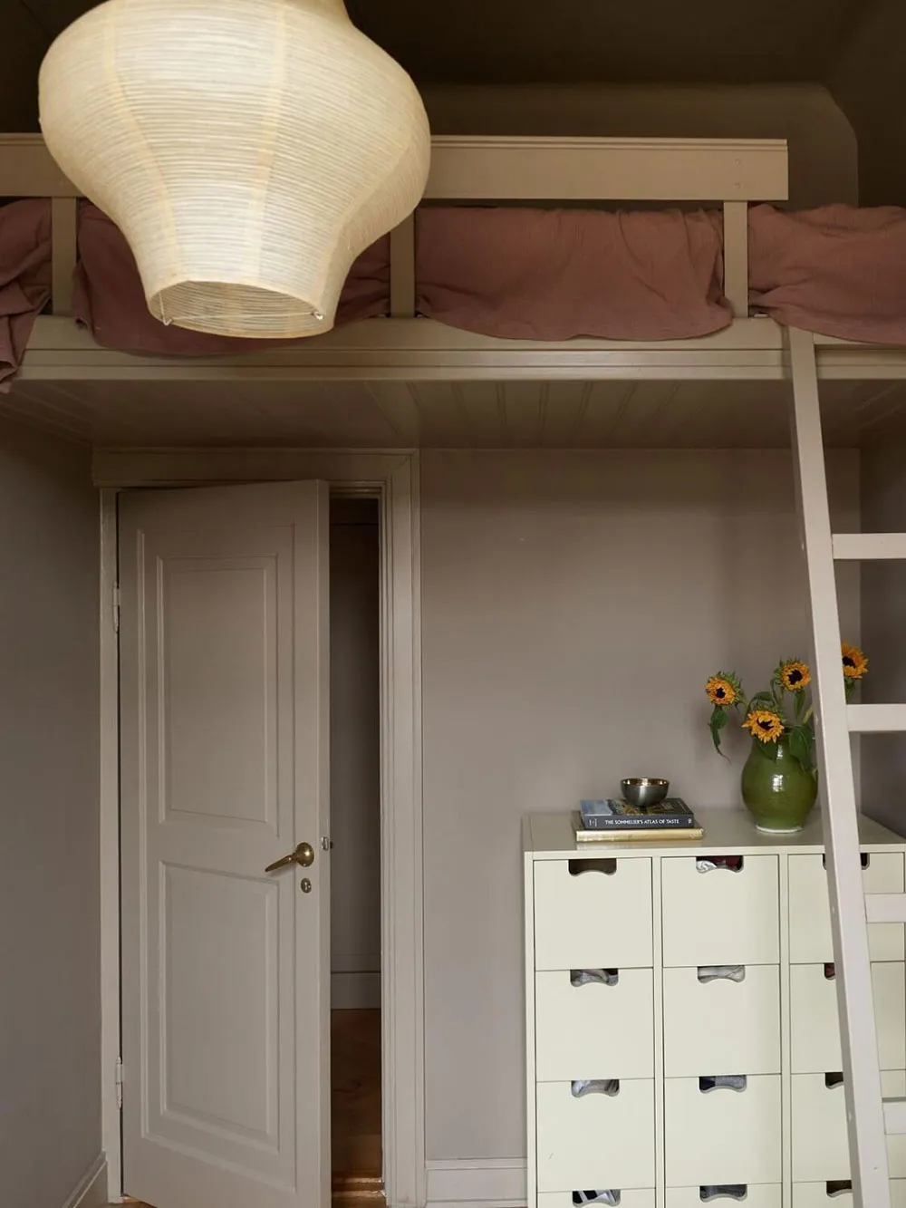 Hermosa apartamento en tonos marrones con un dormitorio mágico - Gallery image 17