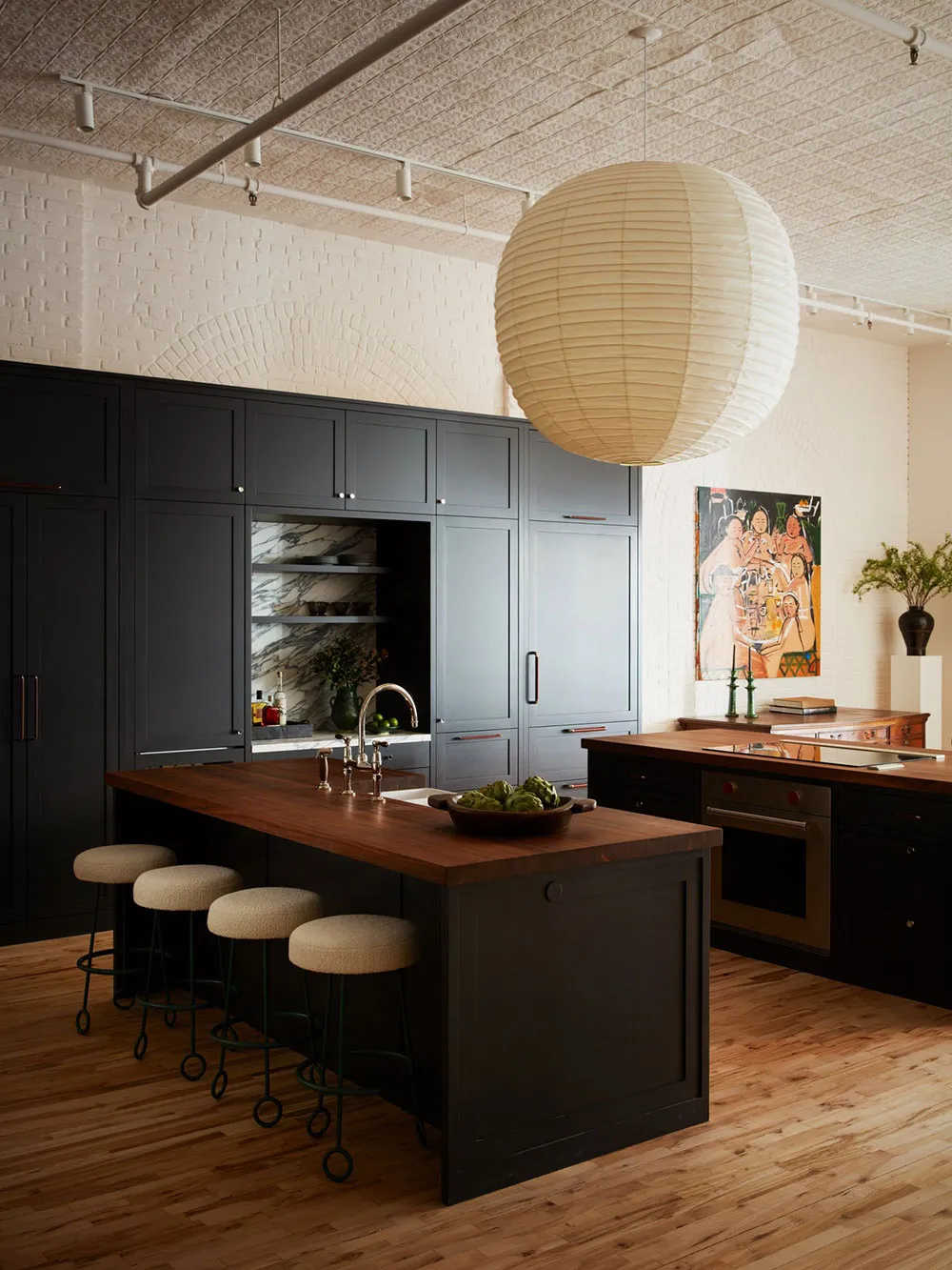 Peaceful yet Stylish and Elegant Interior of an Impressive Loft in New York - Gallery image 3