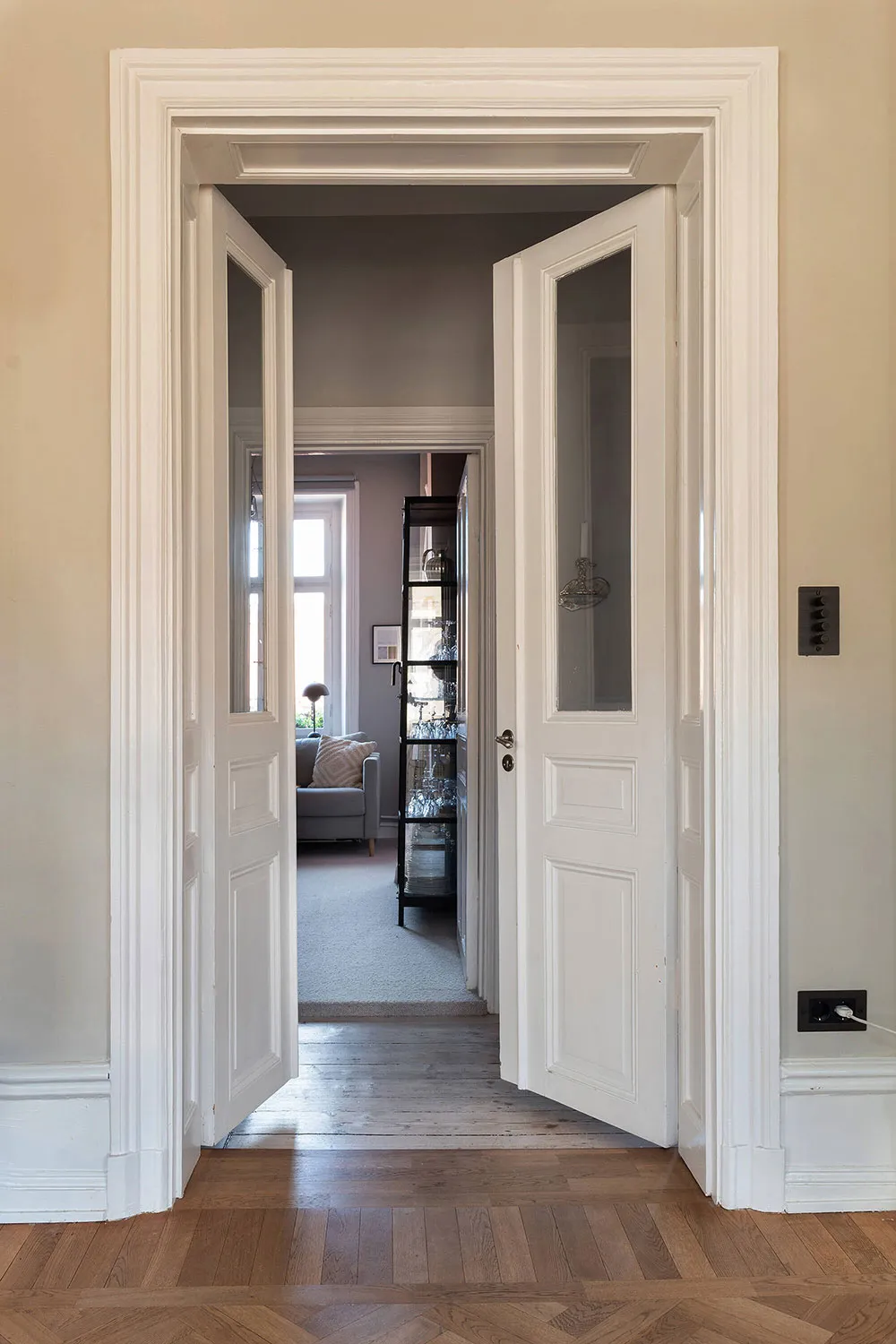 Ciepły i elegancki интерьер przestronnego mieszkania w Sztokholmie - Gallery image 17