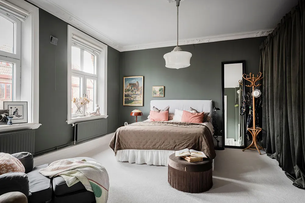 Деревянные двери и смелое искусство: необычная квартира в Гётеборге - Gallery image 7