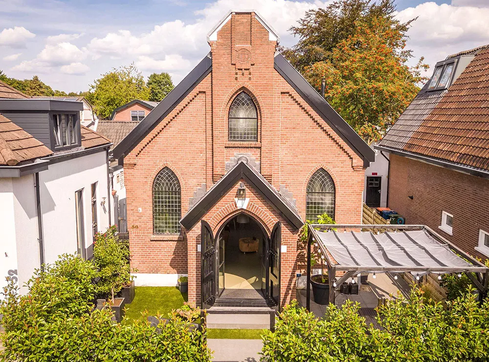 Estilo moderno loft en antigua iglesia bautista en Países Bajos - Gallery image 2