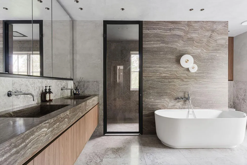 Grandes ventanas y diseño moderno elegante: villa en los suburbios de Estocolmo - Gallery image 25