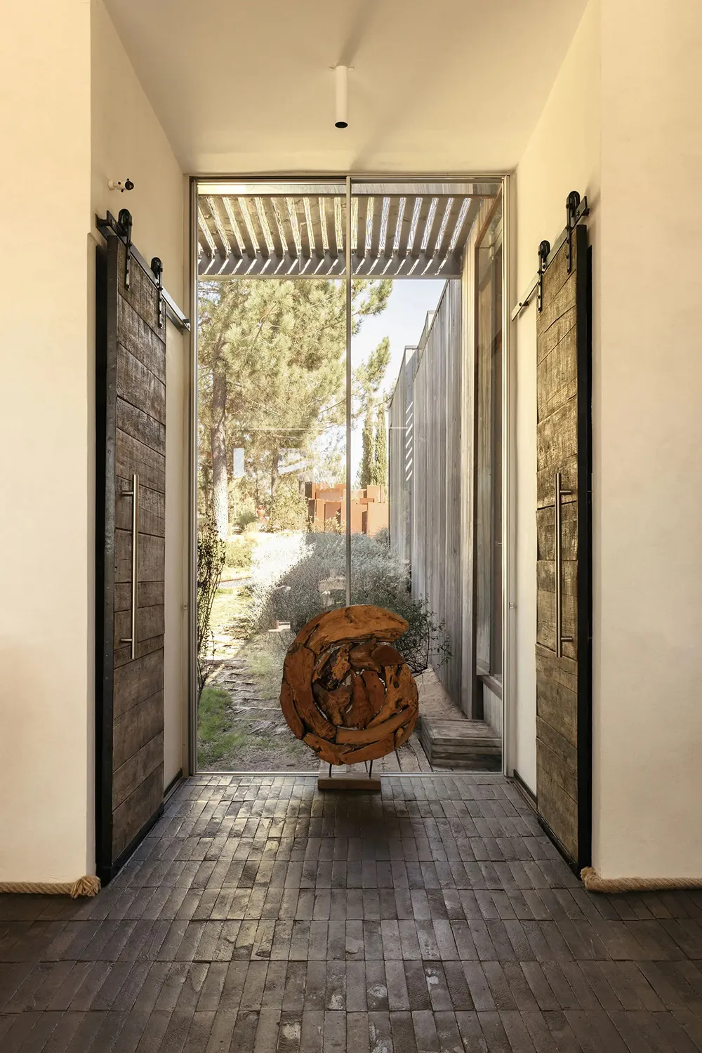 Design élégant à partir de matériaux recyclés : maison au Portugal - Gallery image 12