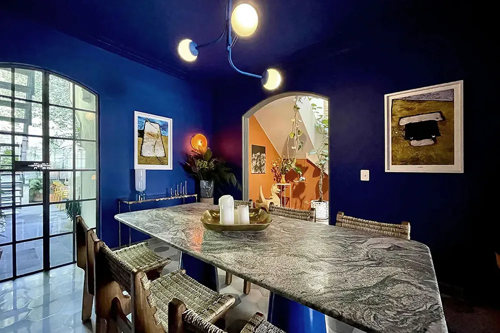 Deep Blue and Other Amazing Colors in the Design of a Historical House in Mexico - Gallery image 9