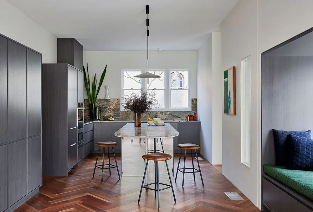 New Light Interiors of a 1905 Brick House in Sydney - Gallery image 17