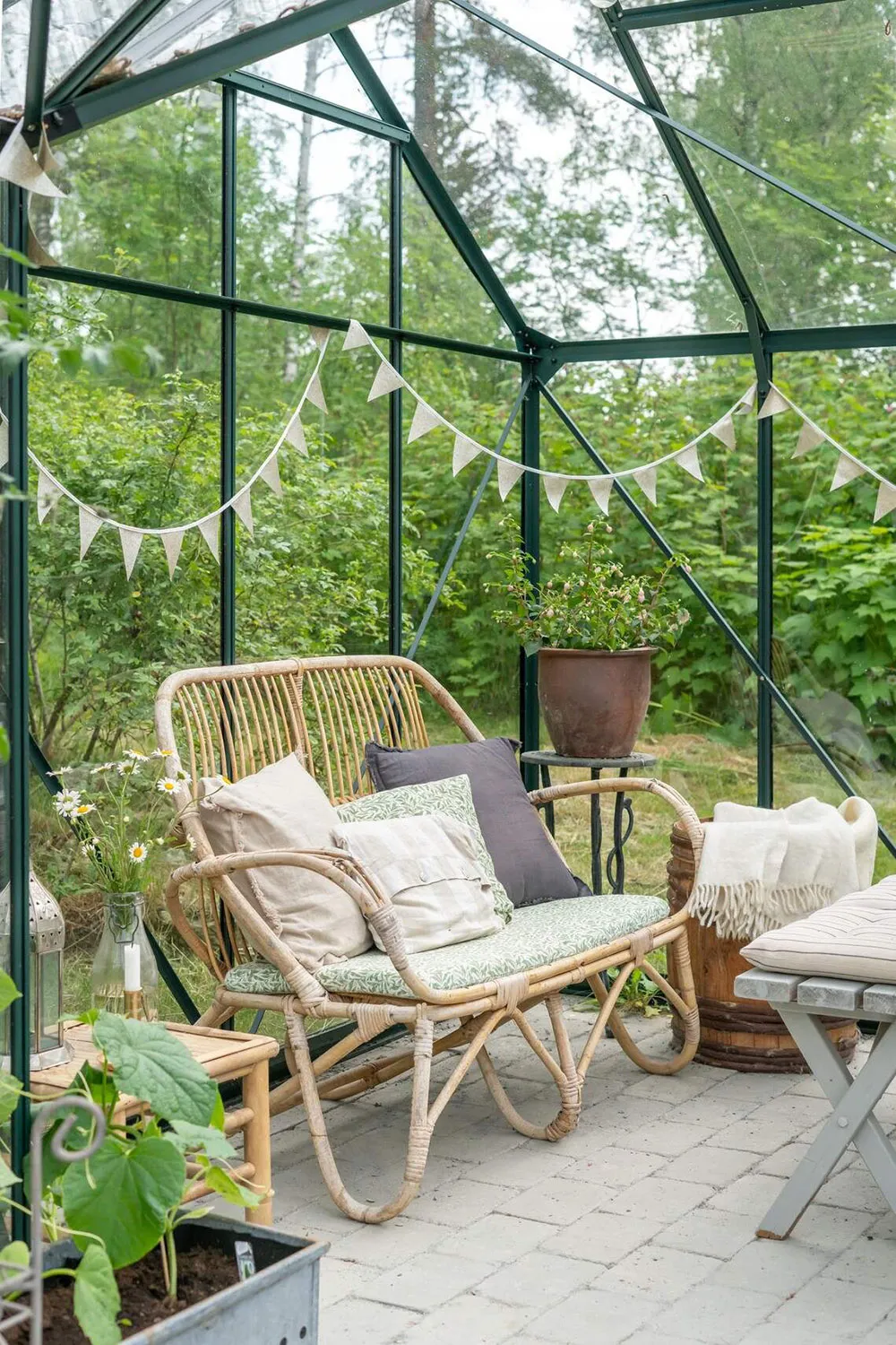 З руїн у затишний сад для молодої родини: милий котедж у Швеції - Gallery image 13